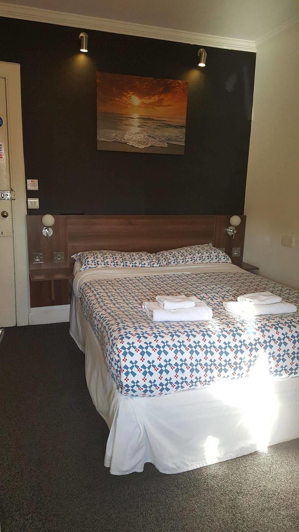 Cherry Blossom Guest House Whitby Exterior photo